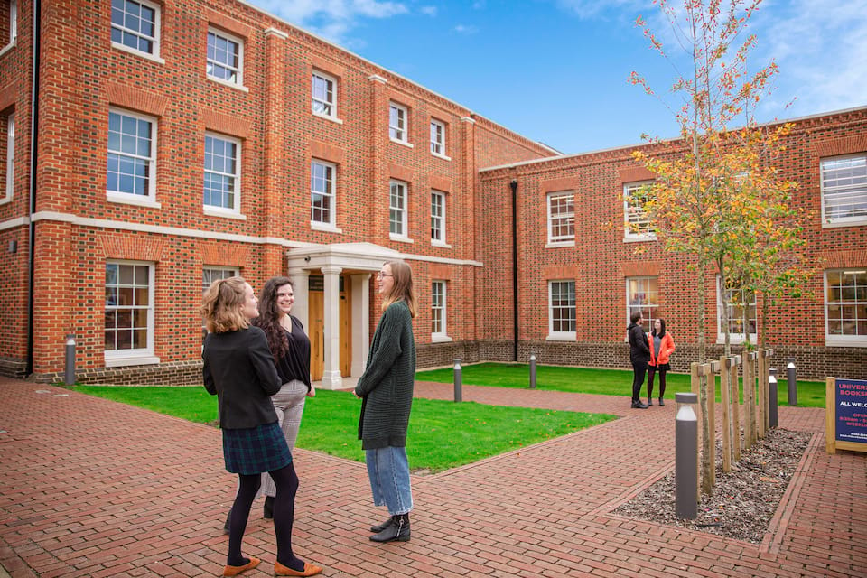 buckingham-university Buckingham University