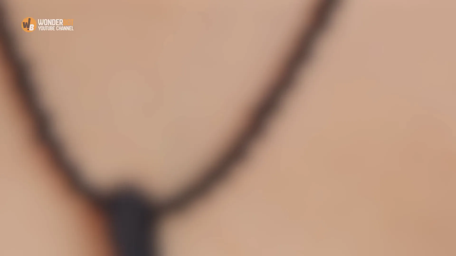 Elias reflects on his pendant